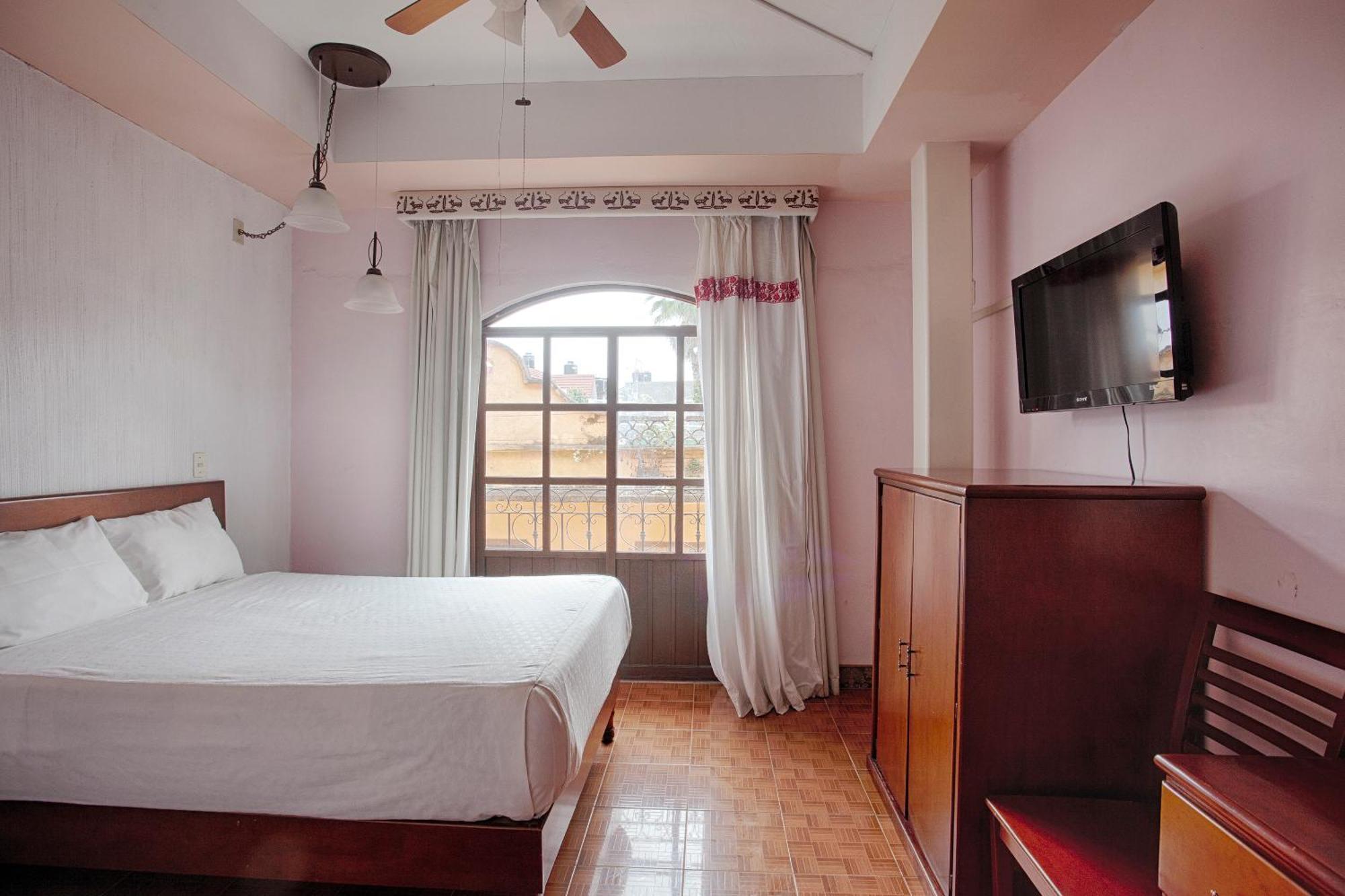 Capital O Casa Real Hotel Huauchinango Exterior photo